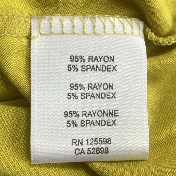 2/$20 Yellowy-green Ellen Tracy draped tank top Medium - Picture 8 of 10